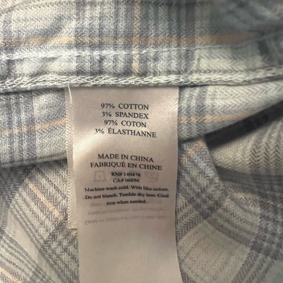Faherty button down size Medium - Picture 4 of 4